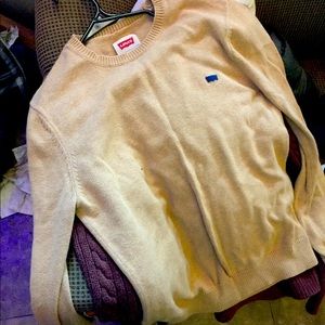 Medium Levi’s sweater